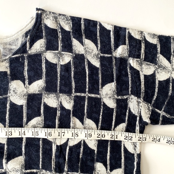 Lightweight pullover sweater in Indigo and cream by Nic+Zoe - Picture 6 of 7